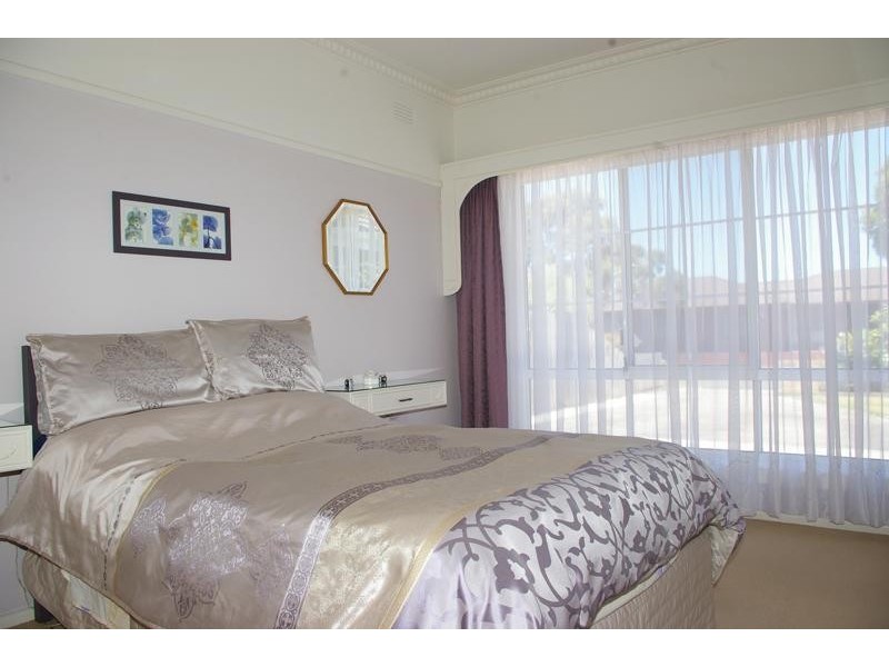 18 Keiller Avenue, Parkdale VIC 3195