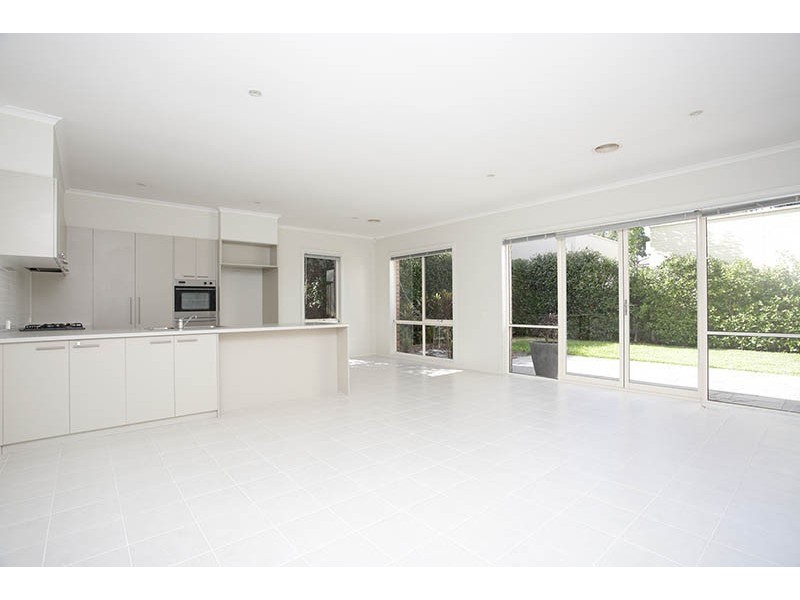22 Pinehurst Way, Heatherton VIC 3202