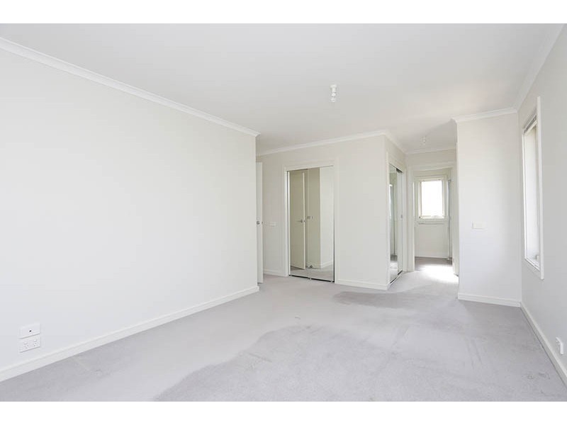 22 Pinehurst Way, Heatherton VIC 3202