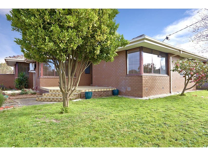 17 Barclay Drive, Cheltenham VIC 3192