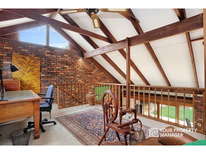 15 Raynes Park Road, Hampton VIC 3188