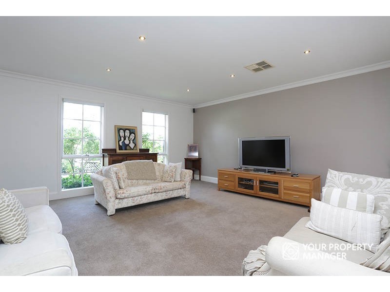 19 Glenmore Crescent, Black Rock VIC 3193