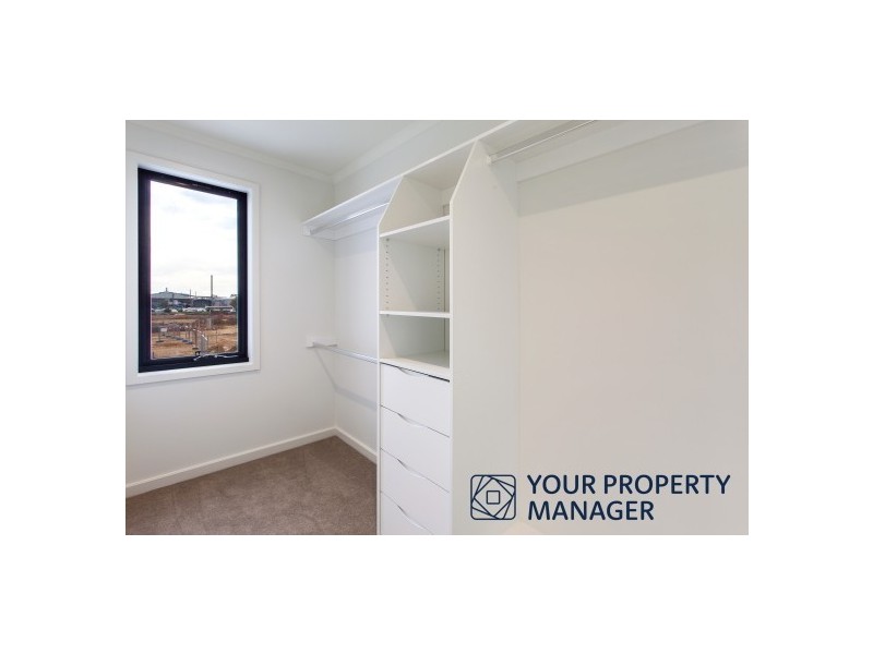 8 Amberley Drive, Cheltenham VIC 3192