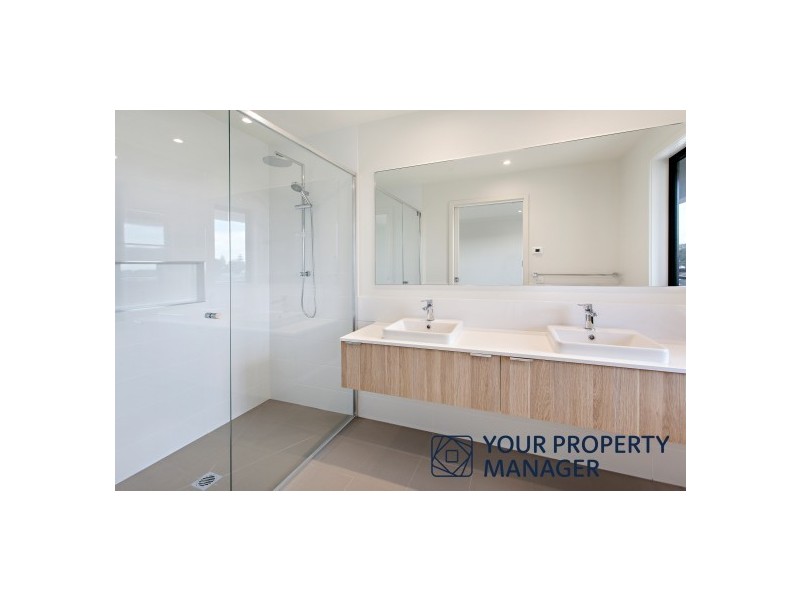 8 Amberley Drive, Cheltenham VIC 3192