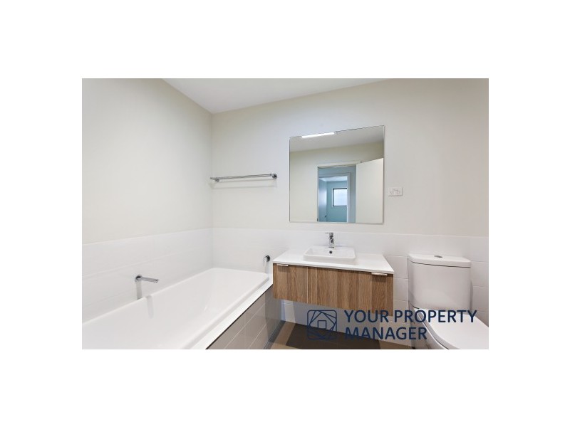 8 Amberley Drive, Cheltenham VIC 3192