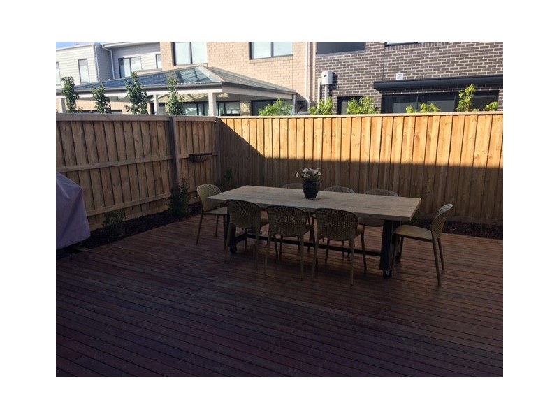 8 Amberley Drive, Cheltenham VIC 3192