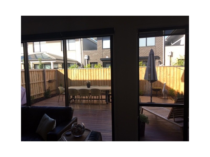 8 Amberley Drive, Cheltenham VIC 3192