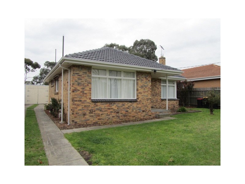 17 Genoa Street, Moorabbin VIC 3189