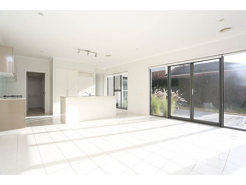 17 Inverness Place, Heatherton VIC 3202