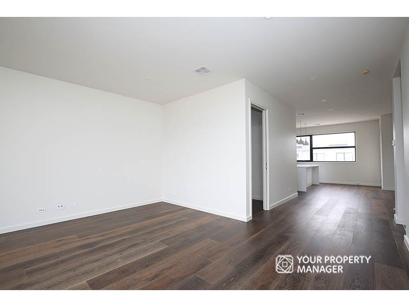 4 Moreton Walk, Cheltenham VIC 3192