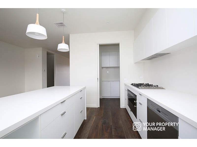 4 Moreton Walk, Cheltenham VIC 3192