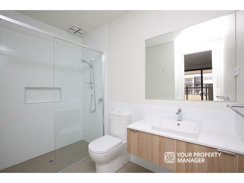 4 Moreton Walk, Cheltenham VIC 3192