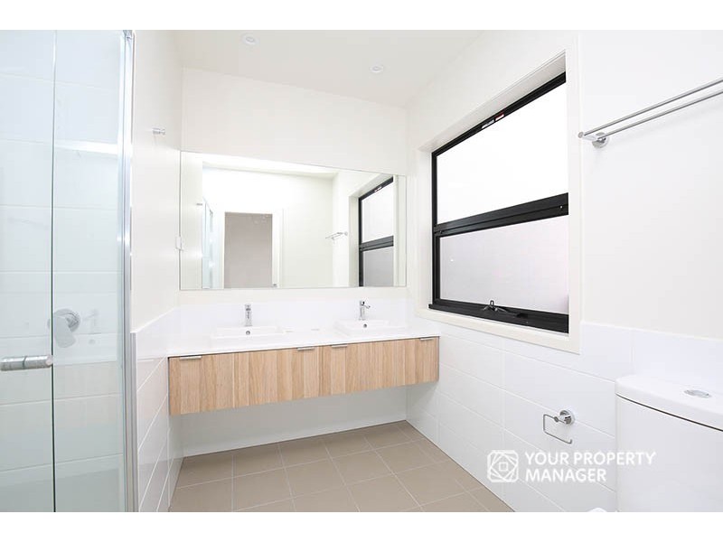 4 Moreton Walk, Cheltenham VIC 3192