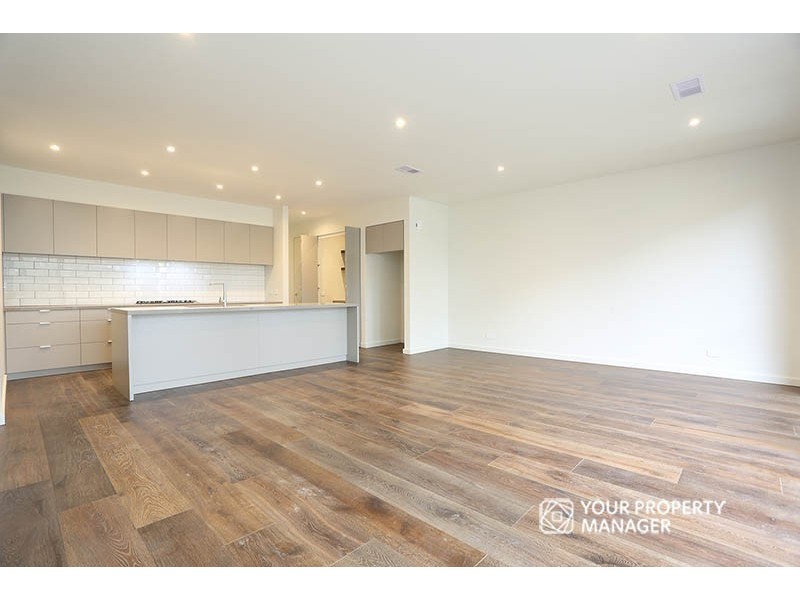 42 Abbington Drive, Cheltenham VIC 3192