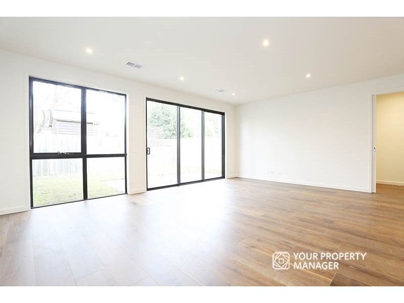 42 Abbington Drive, Cheltenham VIC 3192