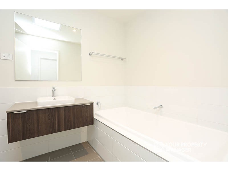 42 Abbington Drive, Cheltenham VIC 3192