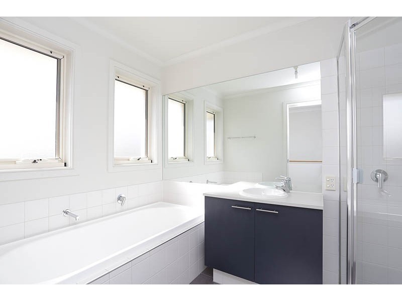22 Pinehurst Way, Heatherton VIC 3202