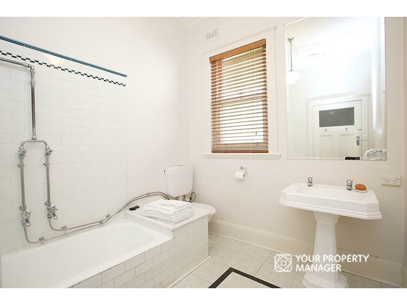 3 Bayside Crescent, Hampton VIC 3188