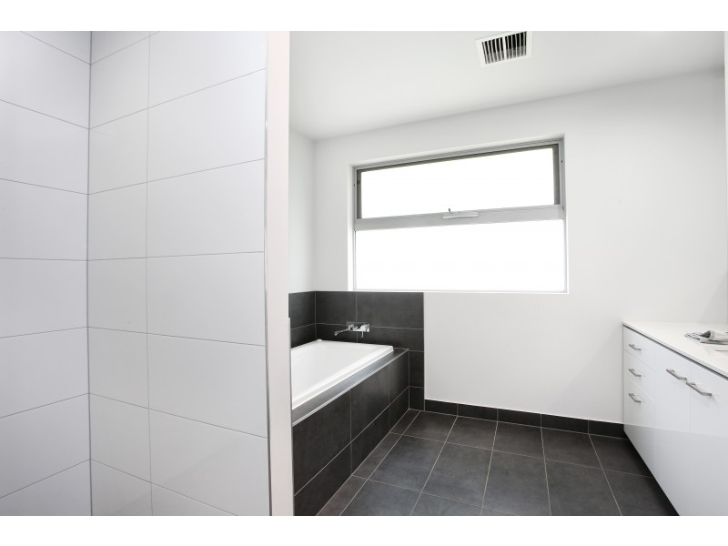 10 Zodiac Street, Burwood VIC 3125