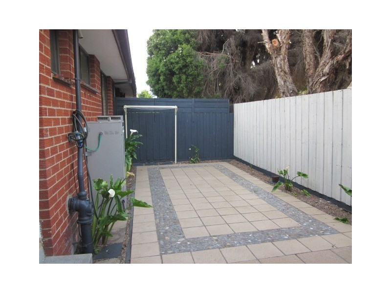 4/44 Warren Road, Cheltenham VIC 3192