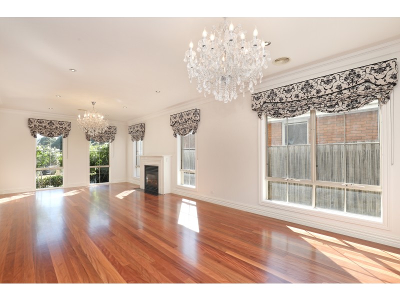 8 Fuller Street, Caulfield South VIC 3162