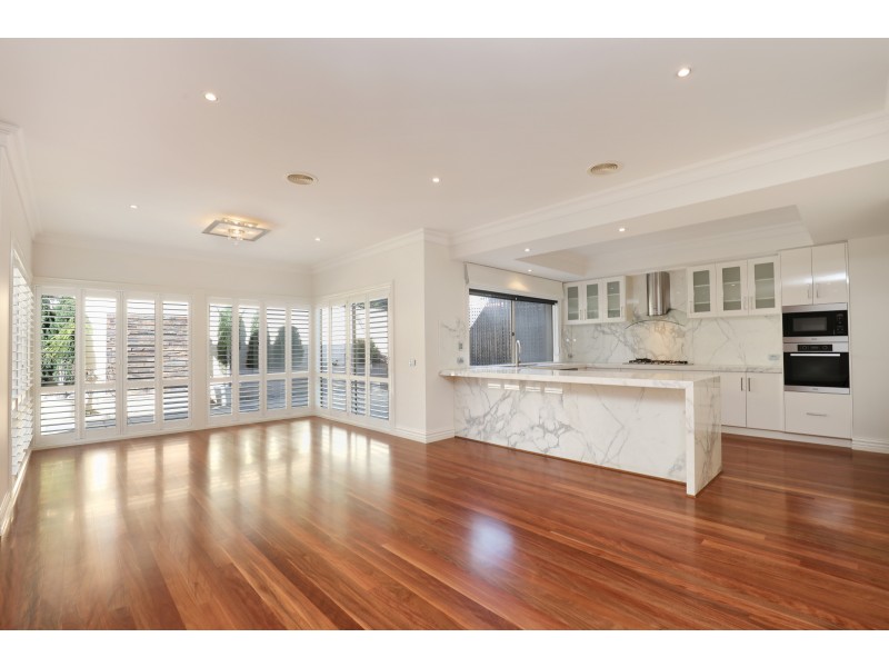 8 Fuller Street, Caulfield South VIC 3162