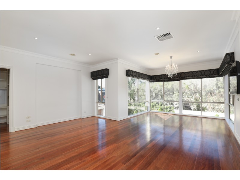 8 Fuller Street, Caulfield South VIC 3162