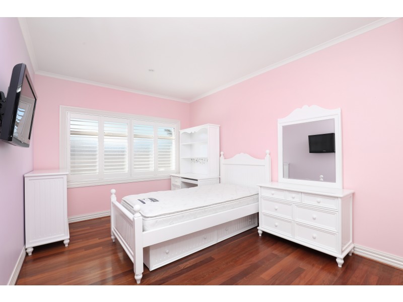 8 Fuller Street, Caulfield South VIC 3162