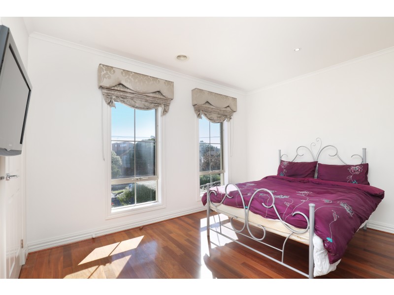 8 Fuller Street, Caulfield South VIC 3162