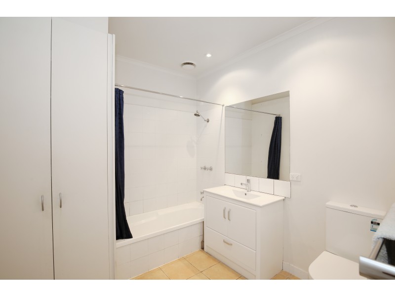 3A/13 Bluff Avenue, Elwood VIC 3184