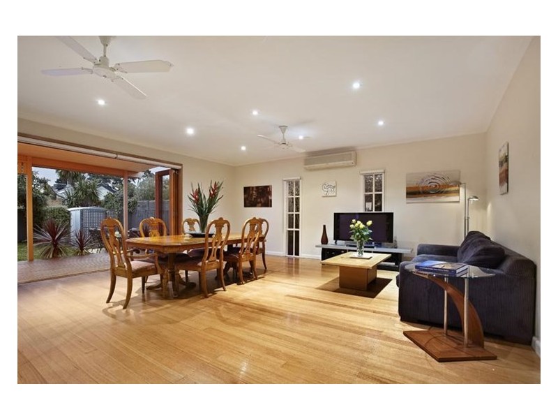 15 Mernda Avenue, Cheltenham VIC 3192