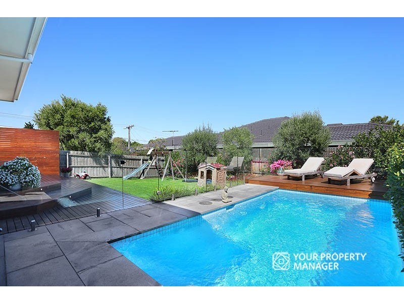 108 Linacre Road, Hampton VIC 3188