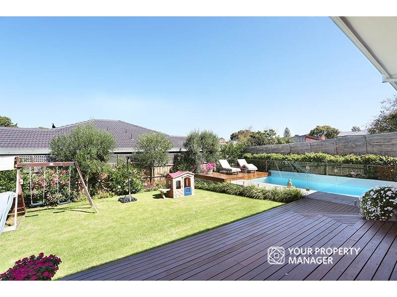 108 Linacre Road, Hampton VIC 3188