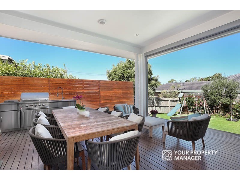 108 Linacre Road, Hampton VIC 3188