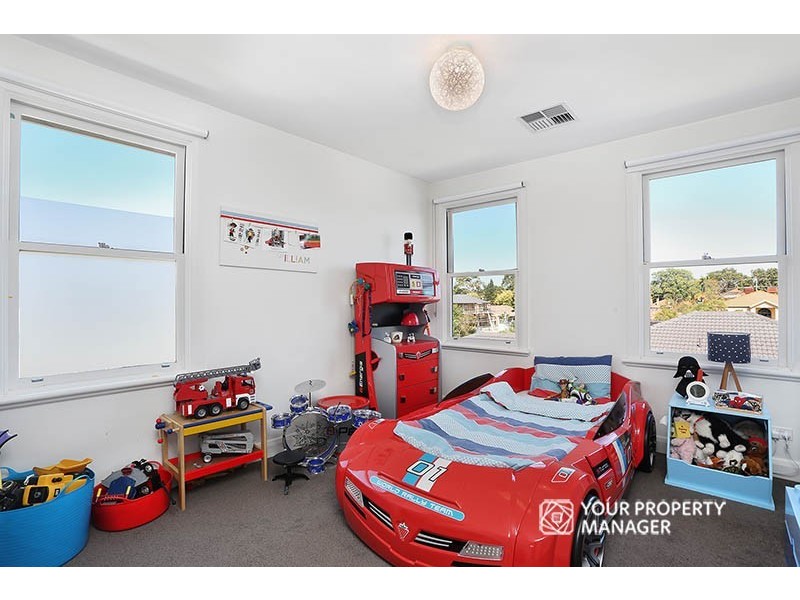 108 Linacre Road, Hampton VIC 3188
