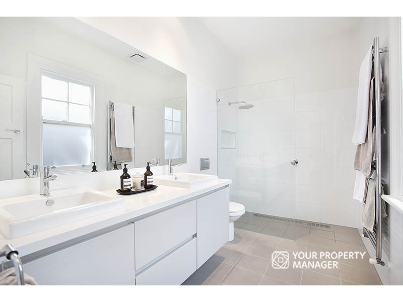 108 Linacre Road, Hampton VIC 3188