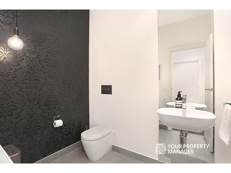 108 Linacre Road, Hampton VIC 3188