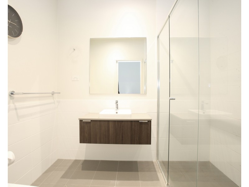 2/8 Bellevue Road, Cheltenham VIC 3192