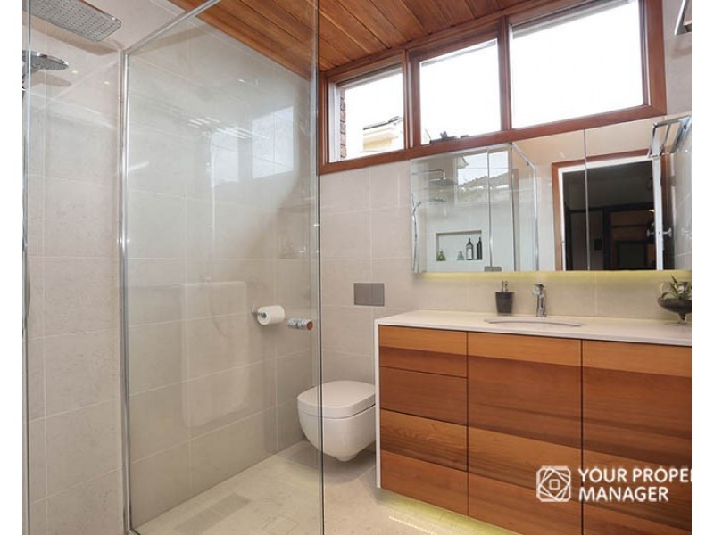 15 Raynes Park Road, Hampton VIC 3188