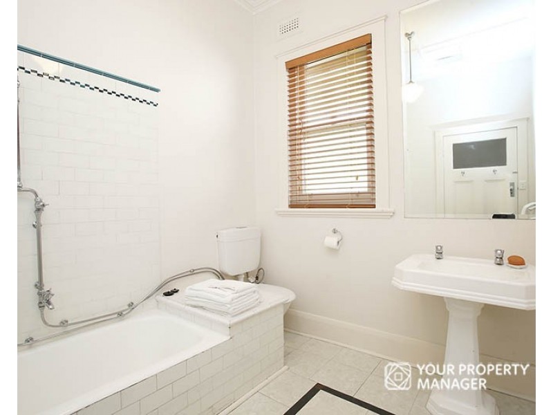 3 Bayside Crescent, Hampton VIC 3188