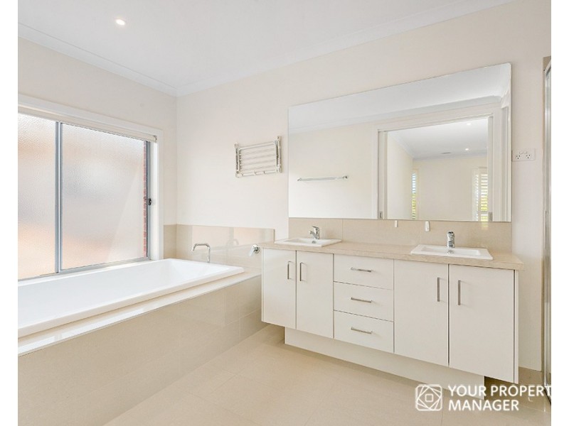 31 Chalmers Street, Mckinnon VIC 3204