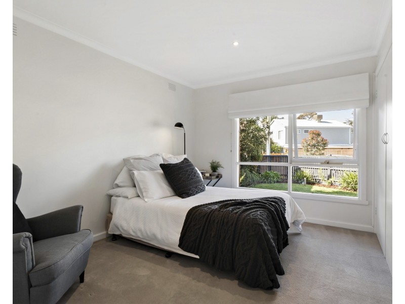 2 Sandalong Court, Bonbeach VIC 3196