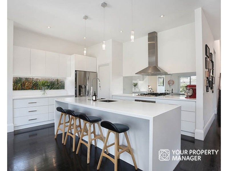 108 Linacre Road, Hampton VIC 3188