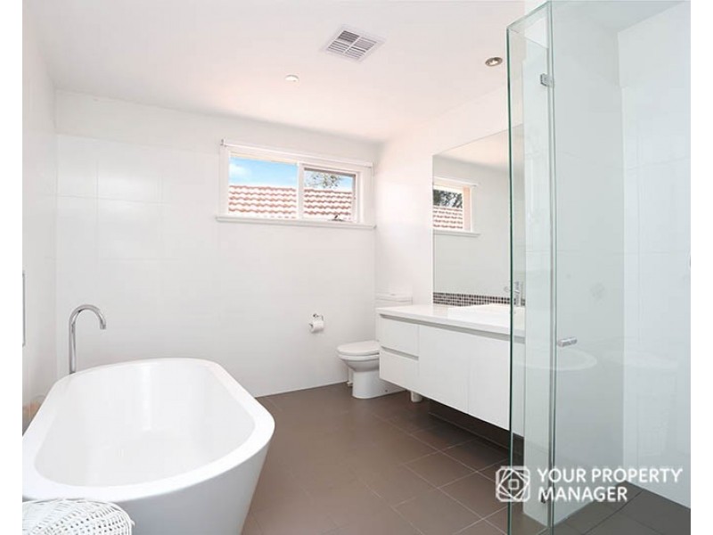 108 Linacre Road, Hampton VIC 3188