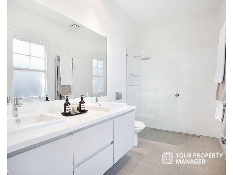 108 Linacre Road, Hampton VIC 3188