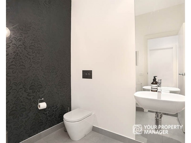108 Linacre Road, Hampton VIC 3188