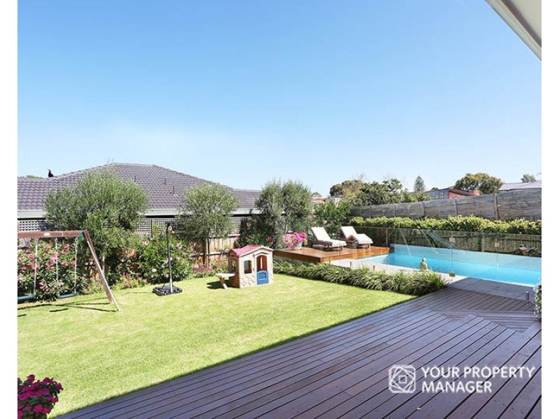108 Linacre Road, Hampton VIC 3188