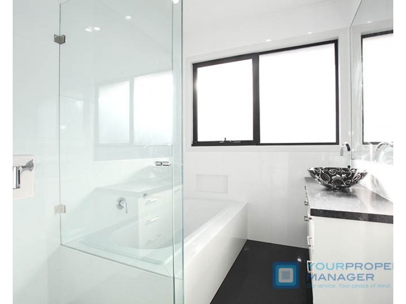 6b Ashmore Avenue, Mordialloc VIC 3195