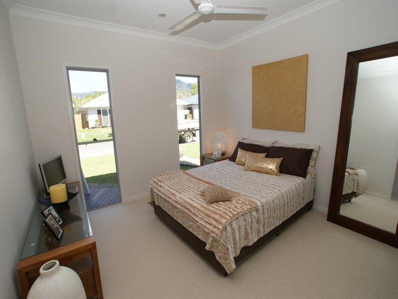 8 Icefire Quay, Trinity Park QLD 4879