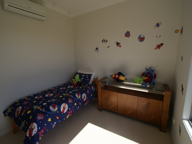 8 Icefire Quay, Trinity Park QLD 4879